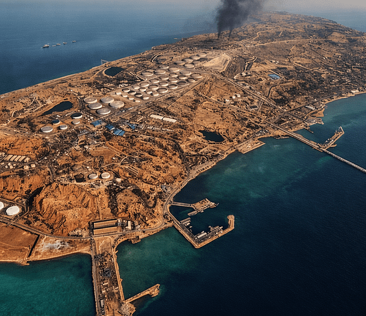 KHARG COME LA BAIA DEI PORCI